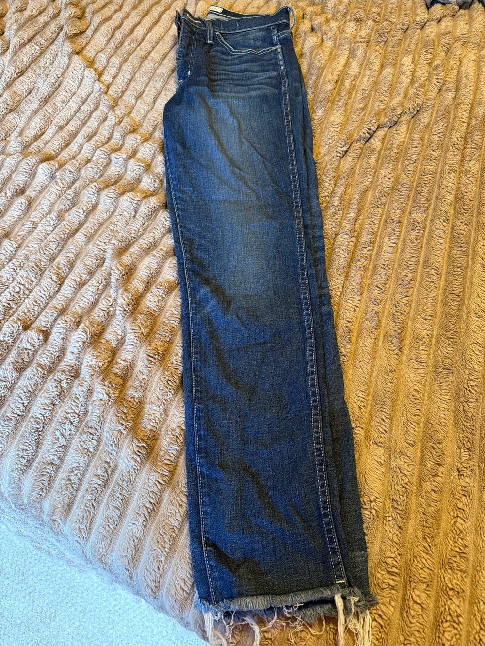 Madewell Women’s Dark Blue Slim Straight-Leg Jeans frayed at the bottom size 28